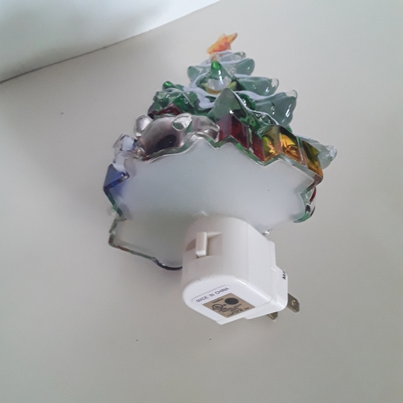 Light night plug in Christmas Tree - Picture 2 of 6